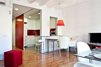 La Pedrera Apartment Barcelona Luaran gambar