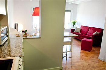 La Pedrera Apartment Barcelona Luaran gambar
