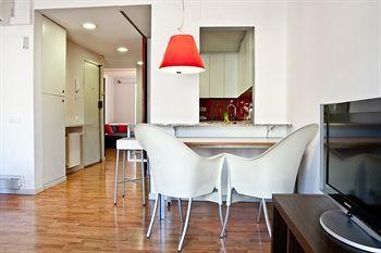 La Pedrera Apartment Barcelona Luaran gambar